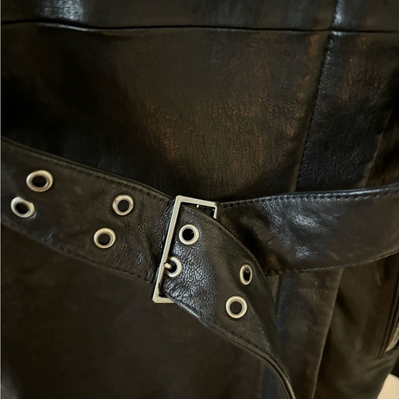 Black leather jacket - Picture 3 of 7